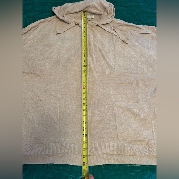 Barefoot Dreams Cream Hooded Zip-Up Poncho - Picture 5 of 7